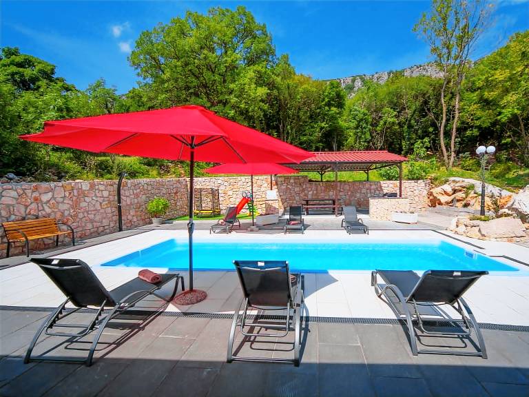 Vacation home with private pool, garden & terrace — photo 2