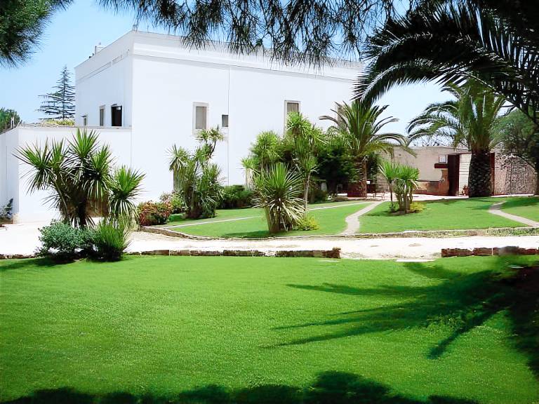 Family-friendly farm with private pool, garden & patio | Pets allowed in Fasano