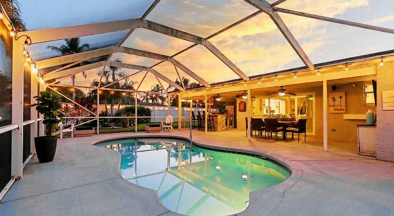 Big vacation home with pool | Pets allowed in Palm Beach Gardens, FL