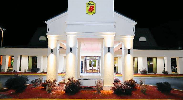 Super 8 by Wyndham Florence SC I-95 North / Hwy 76 — photo 3