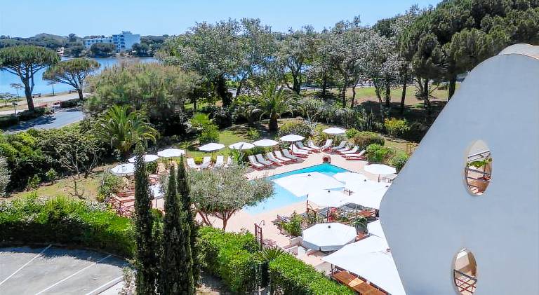 GOLF HOTEL — photo 5