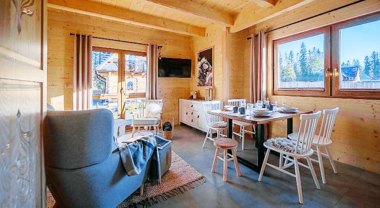 Vacation home with hot tub | Pets allowed — photo 2