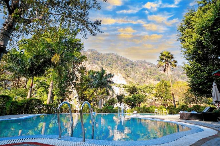 Resort Mohan Range