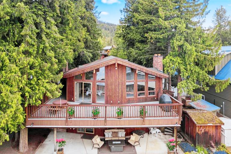 Cabin  Sicamous