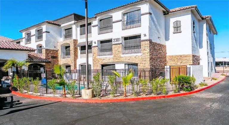 Apartment with pool | Pets allowed — photo 4