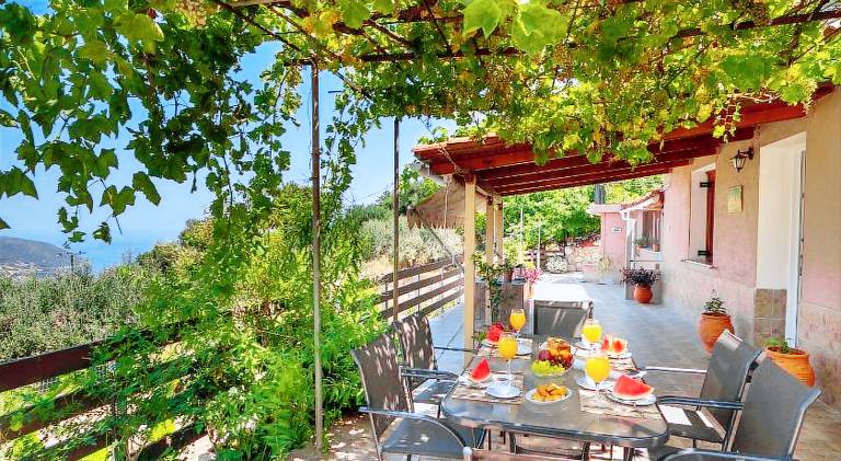 House with BBQ, terrace & garden | Perfect for remote work | Pets are welcome in Kefalonia
