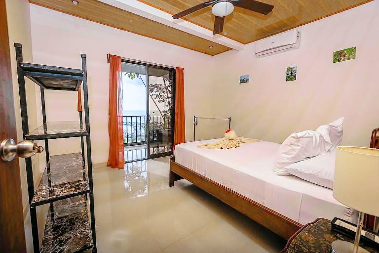 House Manuel Antonio
