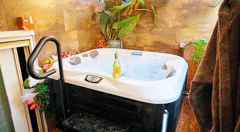Haven Loft Como - Private Spa, Parking & Jacuzzi in Brunate