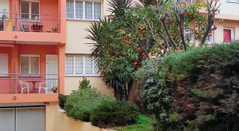 Holiday apartment with 1 room for 4 persons in Menton