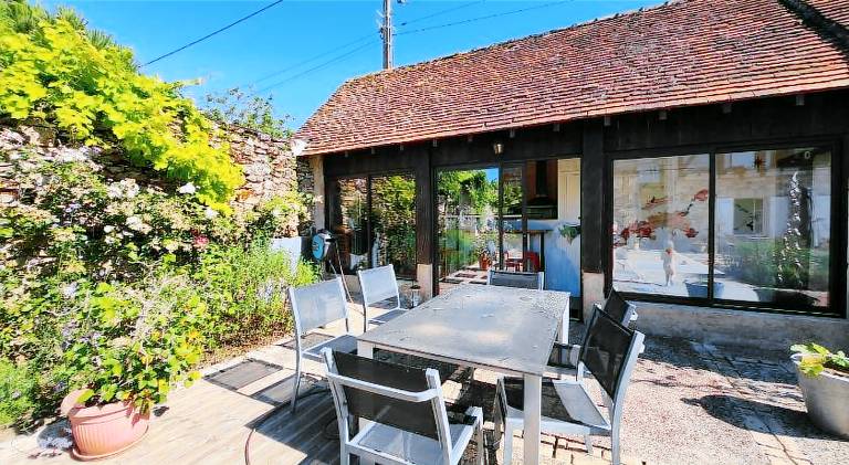 House with garden, barbeque & patio — photo 4