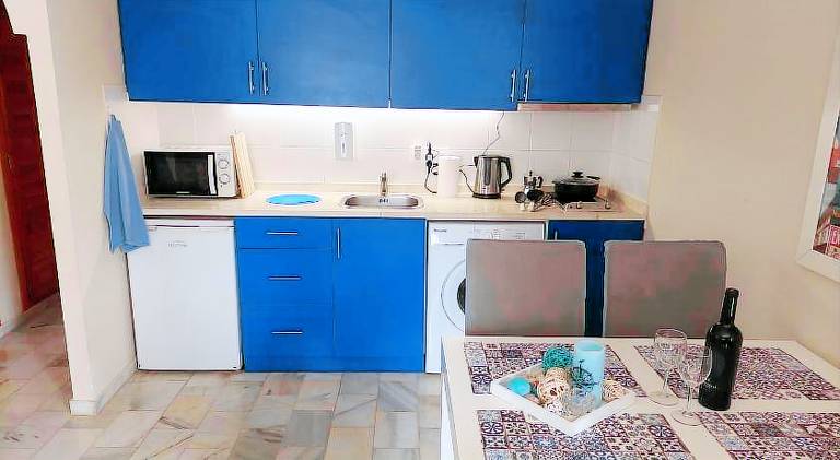Apartment with pool — photo 4