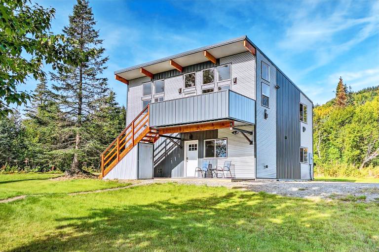 Secluded Getaway w/ Deck, Steps to Fritz Creek! — photo 3