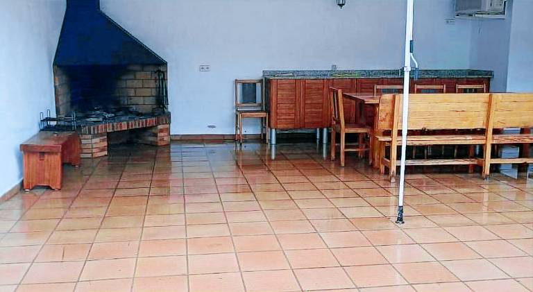 Chalet with private pool, garden & patio — photo 5