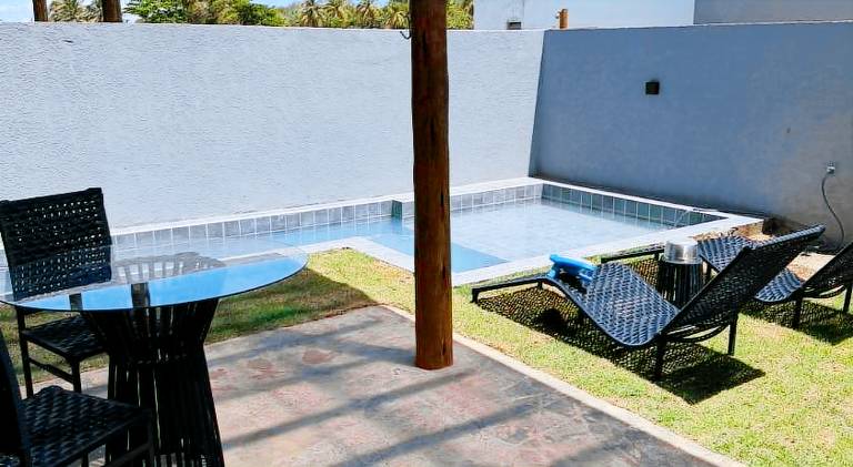 Vacation home with pool — photo 3