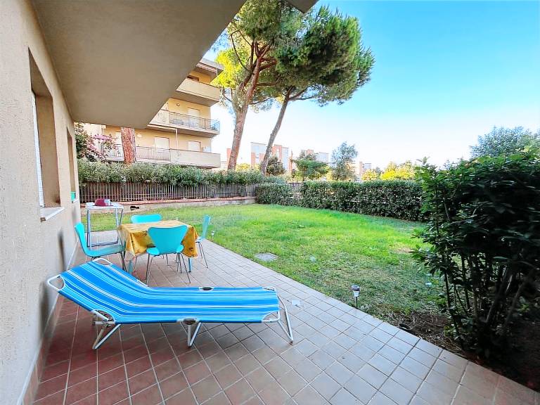 Rental apartment with garden — photo 3
