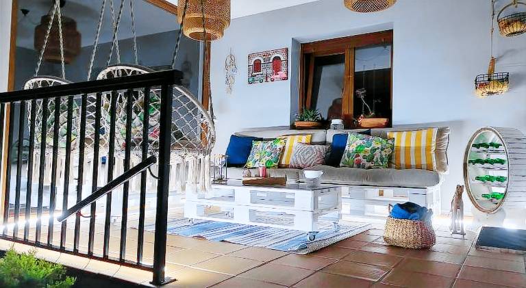 House with hot tub | Pets allowed — photo 2