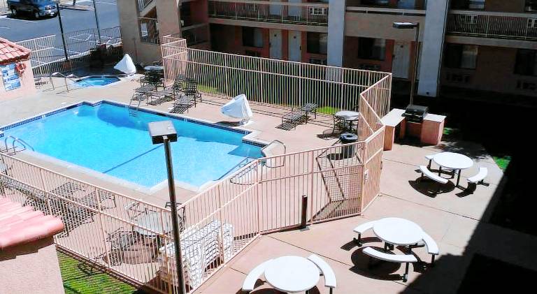 Motel 6 Barstow, Ca - Lenwood Road — photo 3