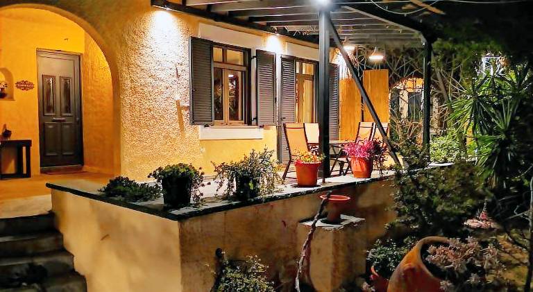 Rental apartment with yard & terrace — photo 4