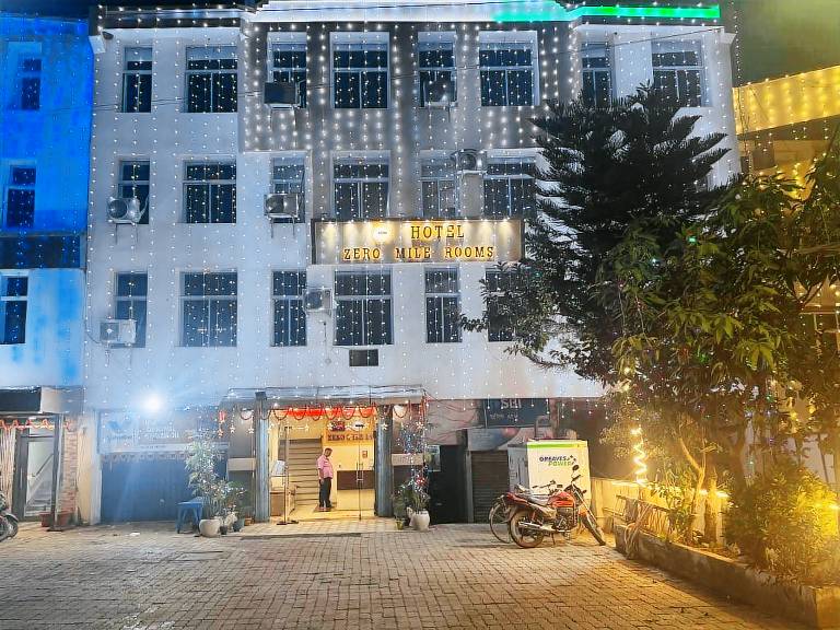 Zero Mile Rooms in Patna
