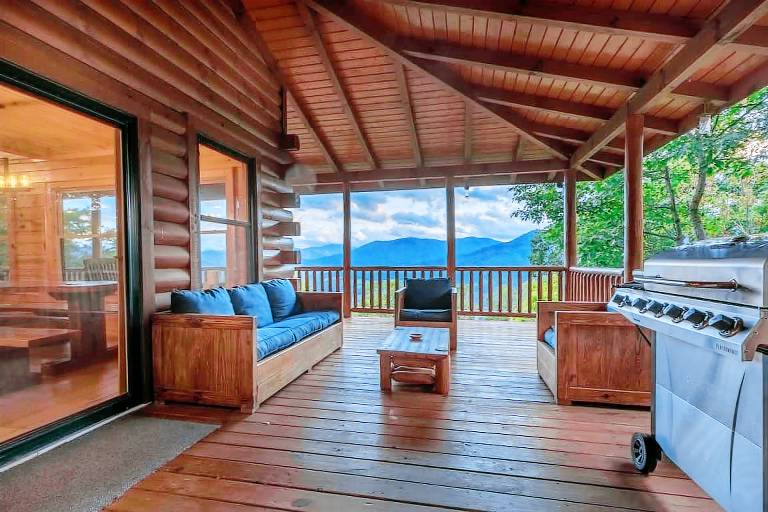 Waynesville Mtn Cabin-Scenic Views Relaxing HotTub — photo 4