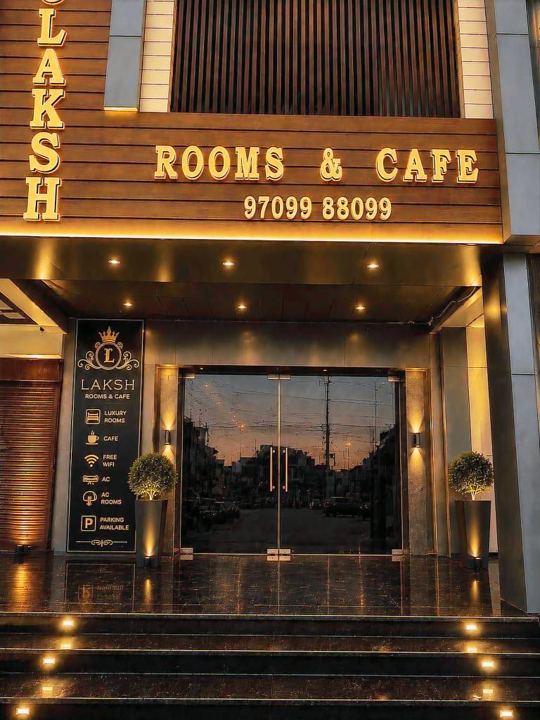 Laksh hotel Proprietor Dilbag
