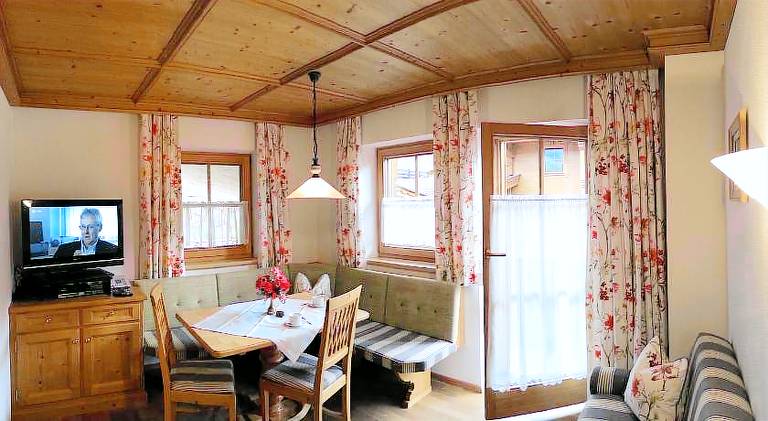 Apartment with sauna, yard & terrace — photo 4