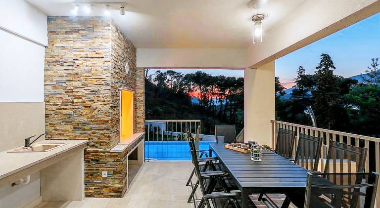 Villa with sauna, hot tub & pool — photo 5