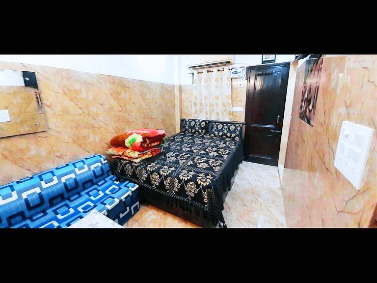 Aggarwal Guest House in Creme Lage 92 121 74700