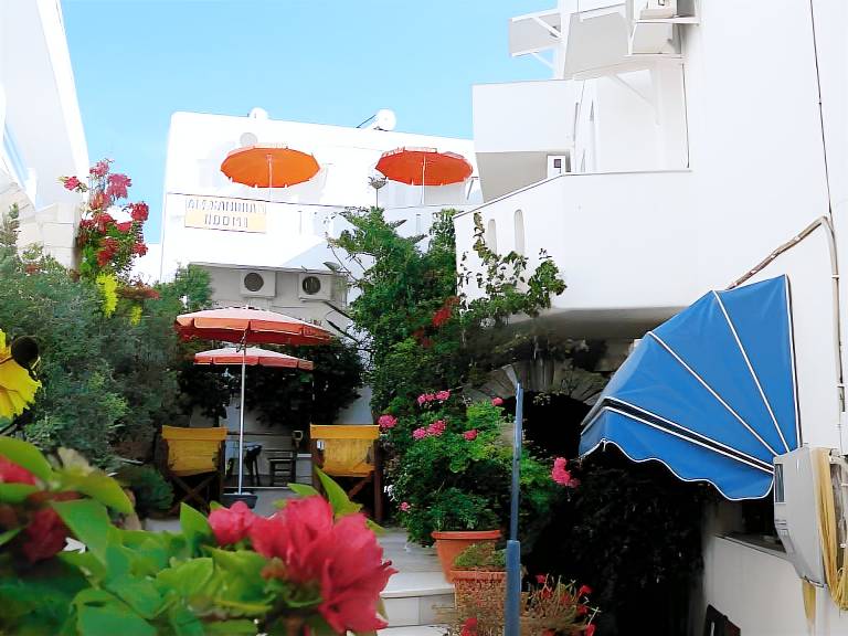 Serviced apartment with garden & terrace | Beach nearby | Pets are welcome in Paro