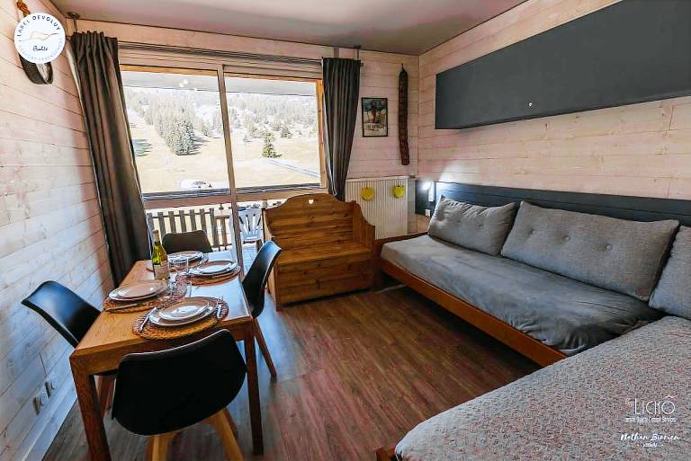 At the foot of shops, 3rd floor, view mountain, balcony, tv, 27m², Superdévoluy — photo 3