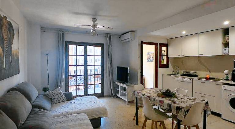 Big holiday apartment with private pool & patio | Beach nearby | Pets are welcome — photo 2