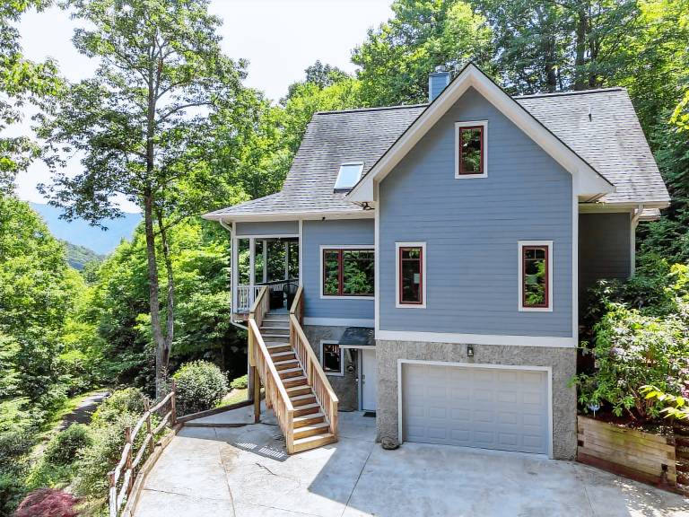 House  Black Mountain