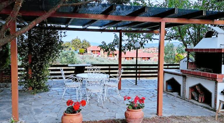 Vacation home with patio & yard | Pet-friendly — photo 3