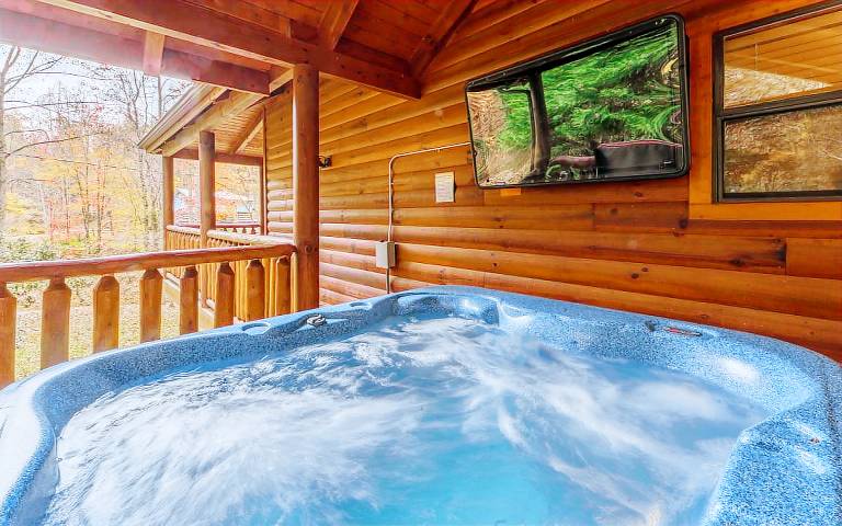 Cabin with barbeque & jacuzzi | Mountain view — photo 4