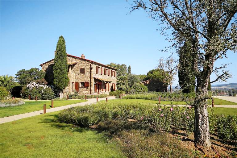 Villa with barbecue, terrace & private pool — photo 5