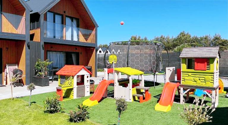 Lodge with yard, terrace & barbeque | Dogs allowed — photo 4