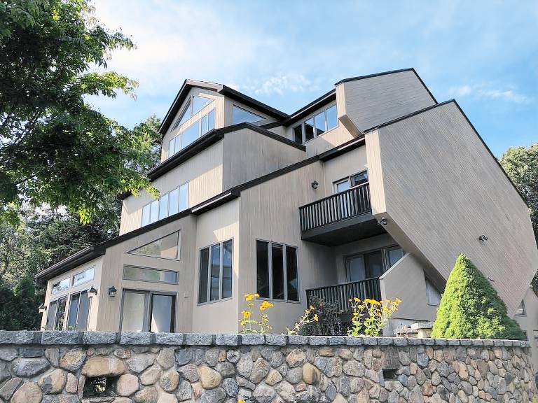 House  Misquamicut