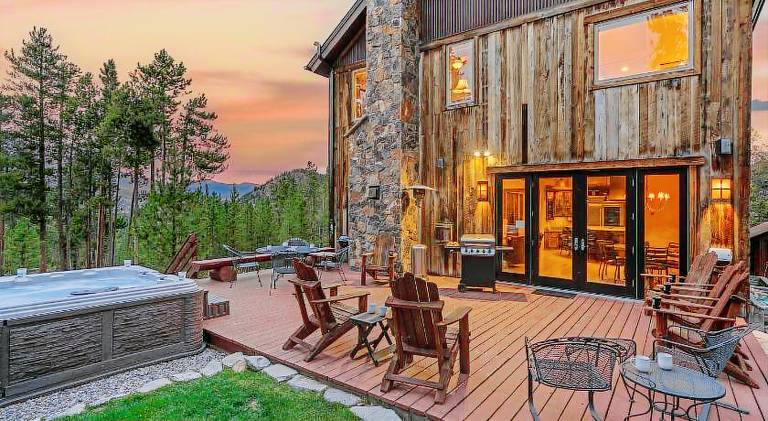 Fully equipped beautiful house with yard, terrace & jacuzzi | Pets are welcome — photo 4