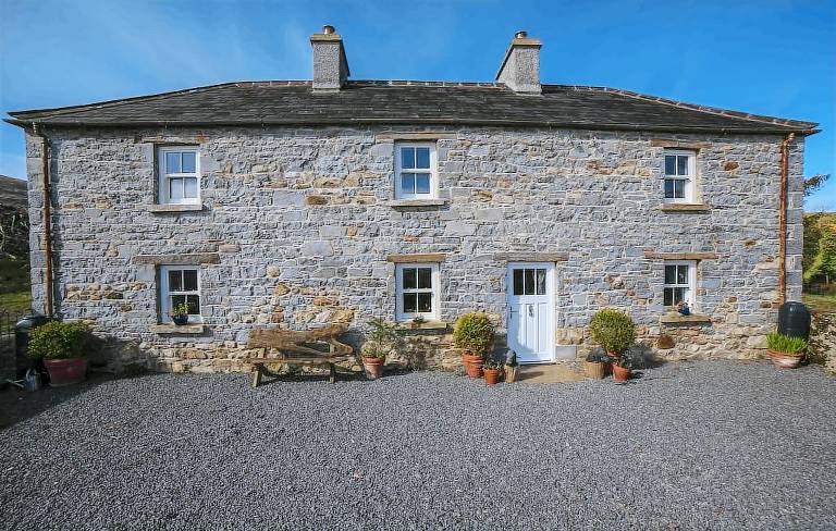 Farmhouse Skreen More