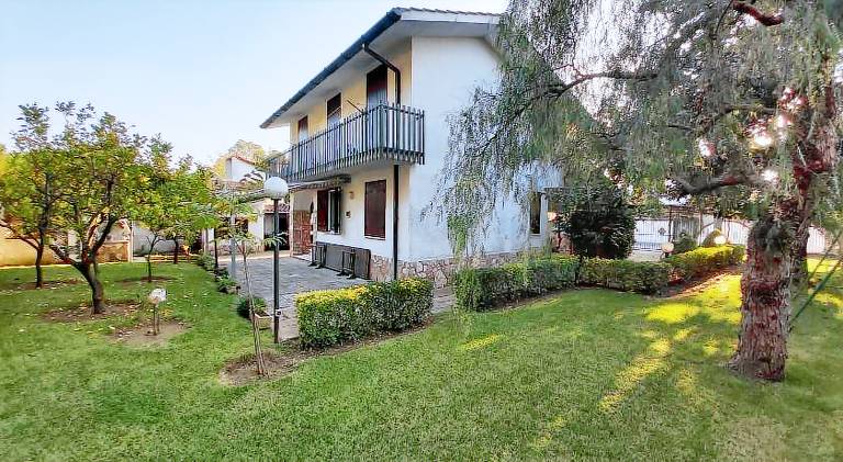 Villa with 3 rooms for 10 persons in Sperlonga