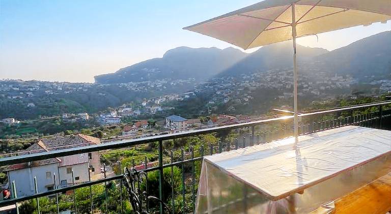 Rental apartment with 1 room for 6 persons in Agerola