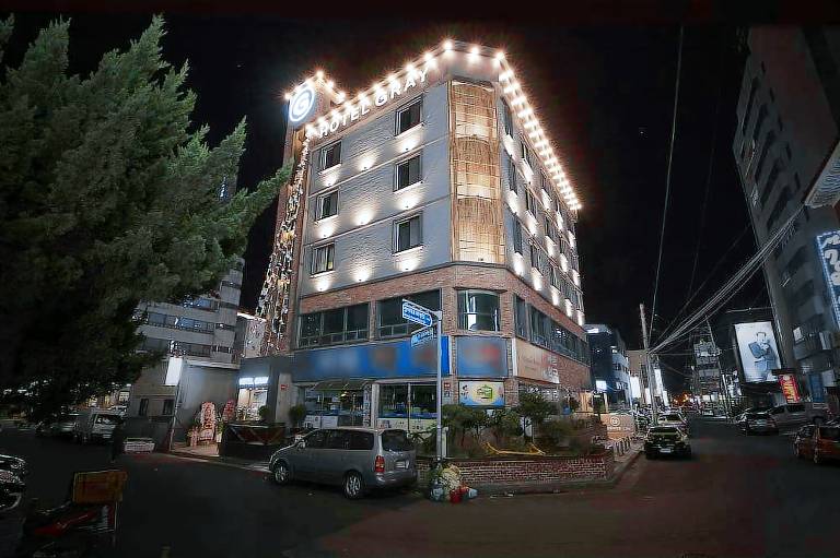 Hotel Gray