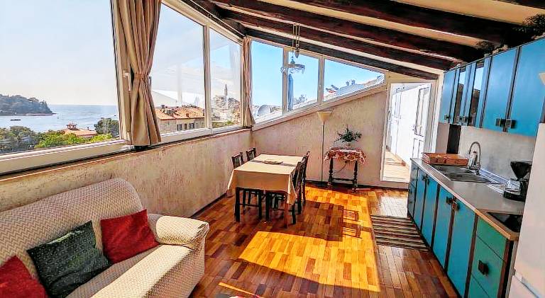 Holiday apartment with garden, grill & terrace in Rovinj