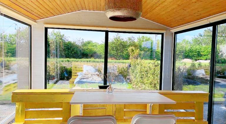 Chalet with patio, barbecue & yard — photo 3