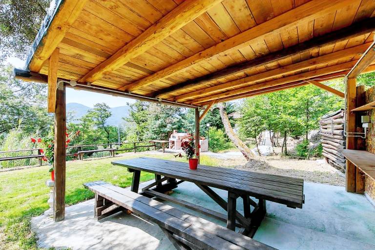 Country House 'La Liguria Tra Gli Ulivi 2' with Mountain View, Wi-Fi, and Air Conditioning in Varazze