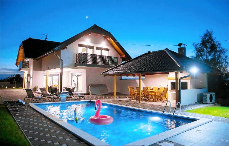 Vila  Novi Marof