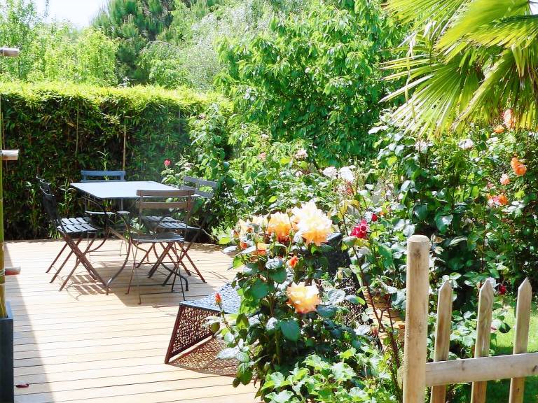 Holiday apartment with barbecue & garden | Beach view — photo 2