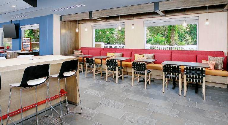 Tru by Hilton Mt. Pleasant — photo 4