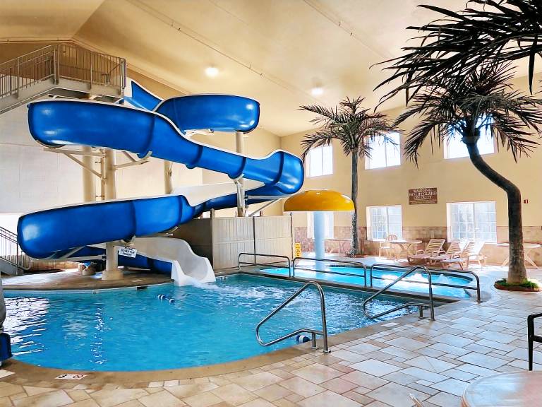 Country Inn & Suites by Radisson Bismarck Waterpark — photo 2