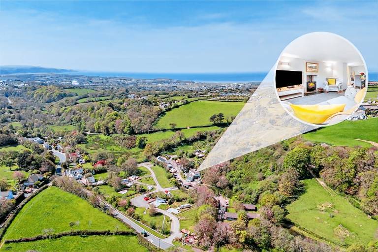 Cottage with hot tub & yard | Pets allowed in Bude